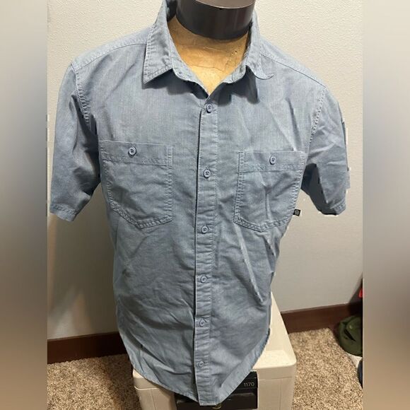 Mountain Hardwear Men’s Large Light Blue Short Sleeve Button Down - Picture 1 of 7